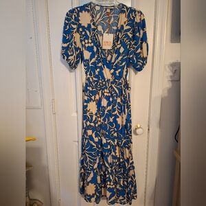 NWT patterned dress Size xs xsmall